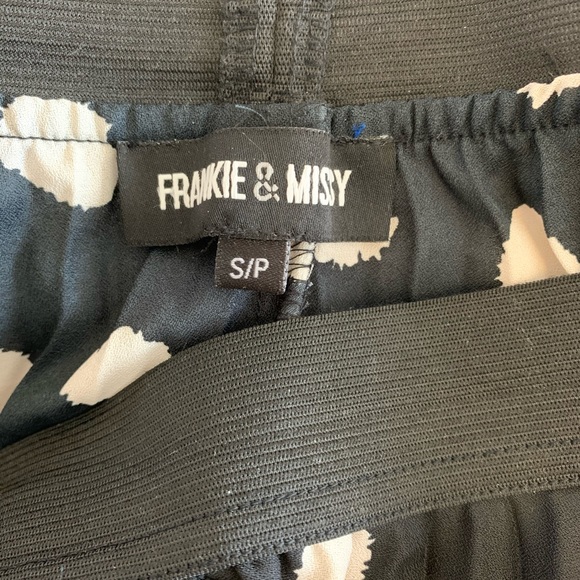 FRANKIE & MISSY accordion pleated skirt - Picture 5 of 5